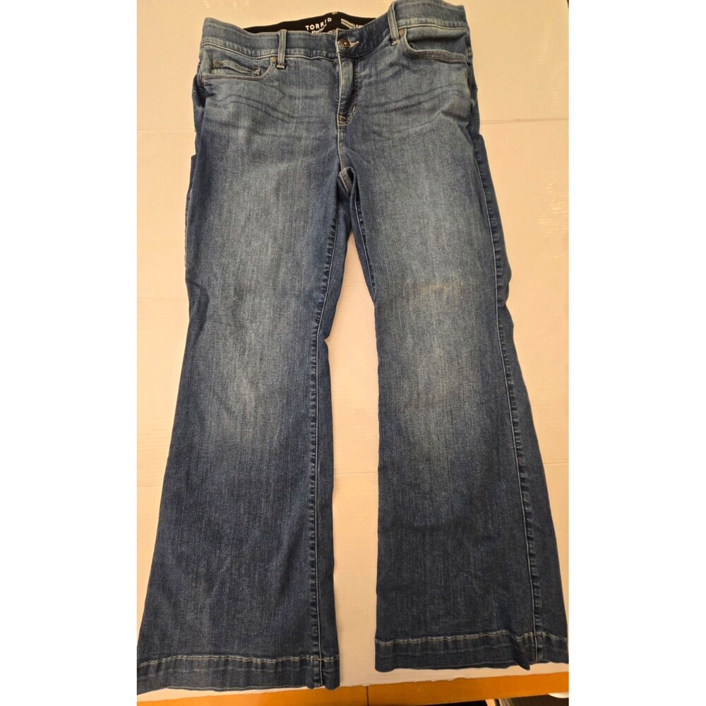 Torrid Women's Plus Flared Jeans Medium Wash Blue Denim Stretch 5-Pocket 20